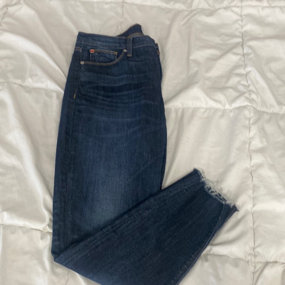 Hudson Jeans Size 31 worn only once for a couple hours .